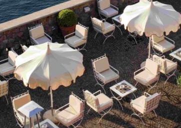 Hotel overlooking the sea in Ischia