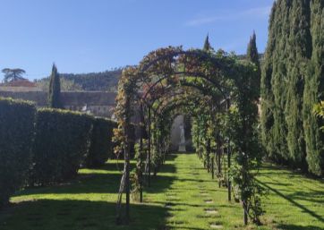 Villa with amazing gardens near Pisa