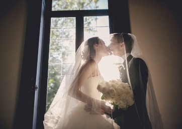 Romantic Wedding pics in Como Lake