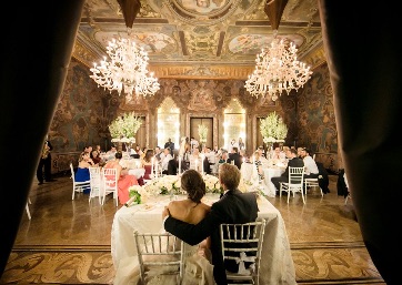 Romantic Wedding moments in Como Lake