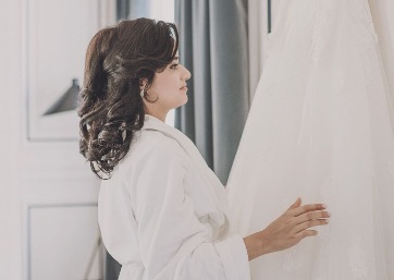 Bridal getting ready in Italy