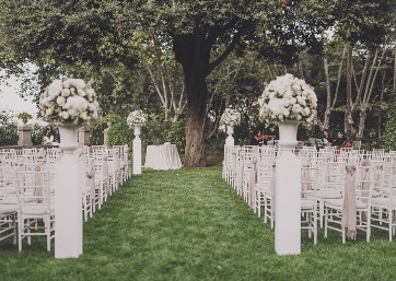 Elegant Wedding ceremony decor in Rome