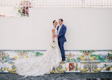 Lovely Wedding shooting through Capri Island