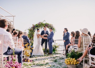 Symbolic Wedding overlooking the sea in Capri