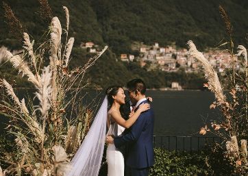 Amazing floral decor for Symbolic Ceremony in Lake Como