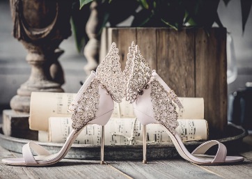 Stunning Bridal shoes in Lake Como