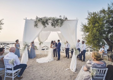 Romantic Wedding ceremony on the beach in Apulia