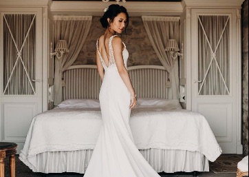 Bridal getting ready in Tuscany