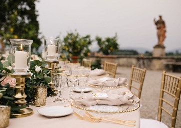 Wedding table decor in Tuscany