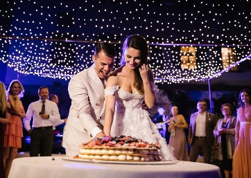 Delicious Italian Wedding cake in Tuscany
