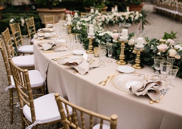 Wedding top table decor details in Tuscany