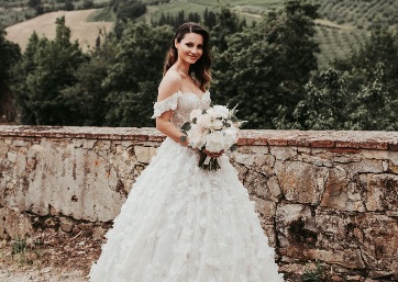 Bridal portrait in Tuscany