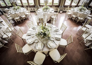 Elegant indoor Wedding dinner in Tuscany
