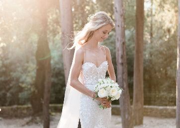 Elegant Bride in Tuscany
