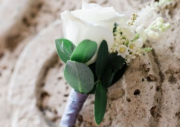 Lovely boutonniere for your Wedding in Tuscany