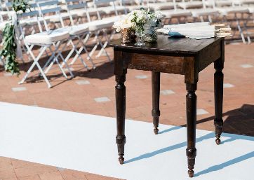 Ceremony table in Tuscany