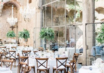 Lush Wedding reception in Tuscany