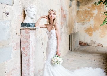 Bridal portrait in Tuscany