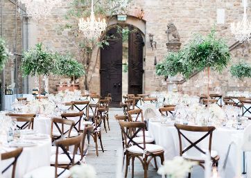 Amazing Wedding reception in the courtyard in Tuscany