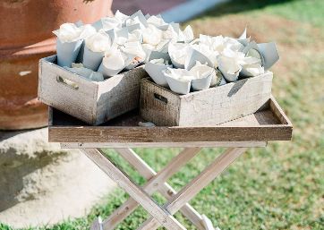 Floral cones for ceremony in Tuscany