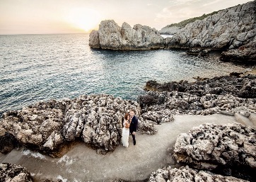 Wedding pics by the sea in Capri