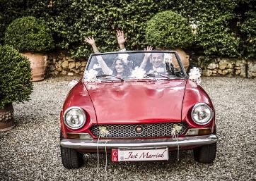 Wedding car in Tuscany