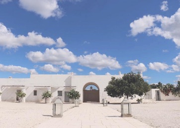 Get Married in Apulia at Magical Boutique Venue immersed in nature