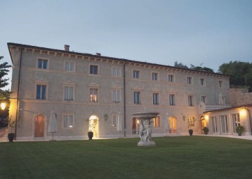 Get Married in Verona at Ancient Relais on the edge of the Colombare Park