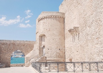 Get Married in Apulia at Castle on the Seafront