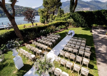 Beautiful symbolic ceremony in Lake Como