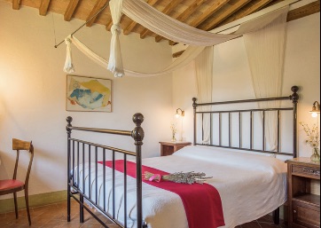 Lovely double room in Tuscany