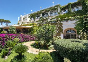 Incredible hotel in Capri