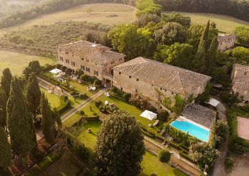 Wedding venue located in the heart of Tuscan nature