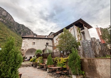 Historical castle for your Wedding in the Italian Alps