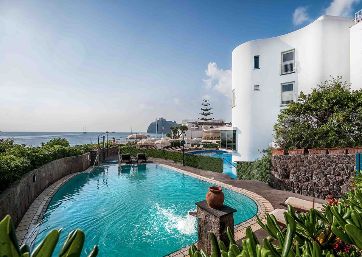 Elegant hotel in Ischia