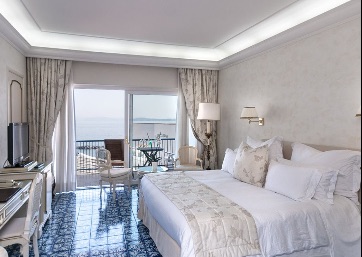 Elegant sea room in Ischia