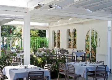Stylish restaurant in Ischia