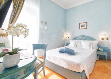 Elegant double room in Ischia