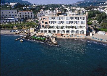 Luxury hotel located on the sea in Ischia