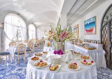 Elegant indoor hotel restaurant in Ischia