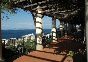 Amazing villa on a hill overlooking the sea in Ischia island