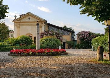 Wedding venue with beautiful park in the countryside of Verona