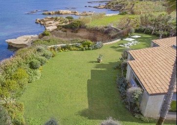 private gardens and seaview from the villas in Siracusa