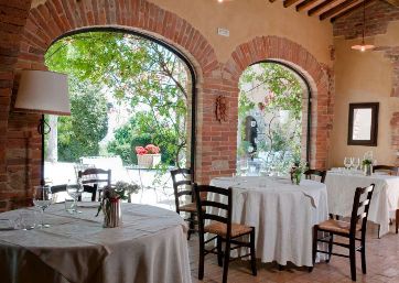 Villa restaurant in Tuscany