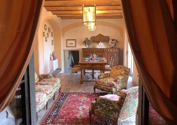 Elegant suite in Tuscany