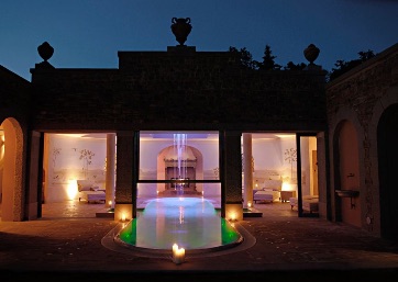 Wedding venue by night in Tuscany