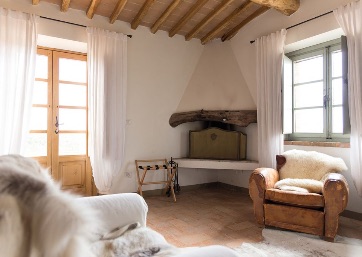 Elegant room in Tuscany