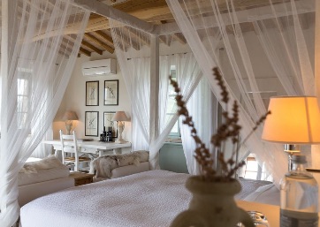 Stylish double room in Tuscany