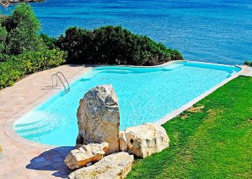 Swimming pool with sea view